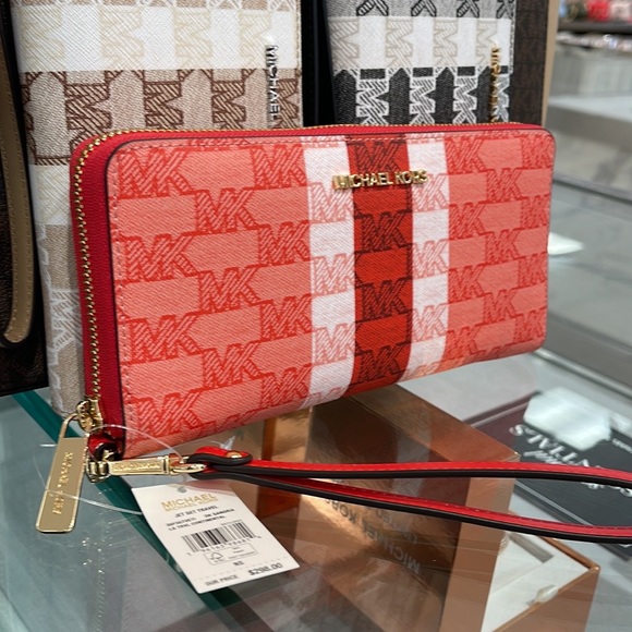 MICHAEL KORS Leather Continental Phone Holder Wristlet Wallet 
Dark Sungria
NWT - Picture 2 of 16